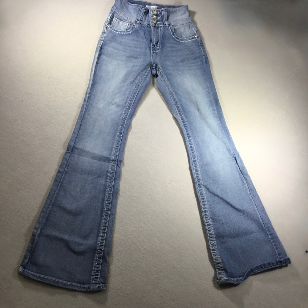H&Y Premium Collection Flare Jeans Light Wash Embellished Horseshoe Pockets Sz 0